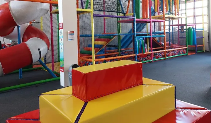 Espace de jeux du parc Urba Kids à Orbe